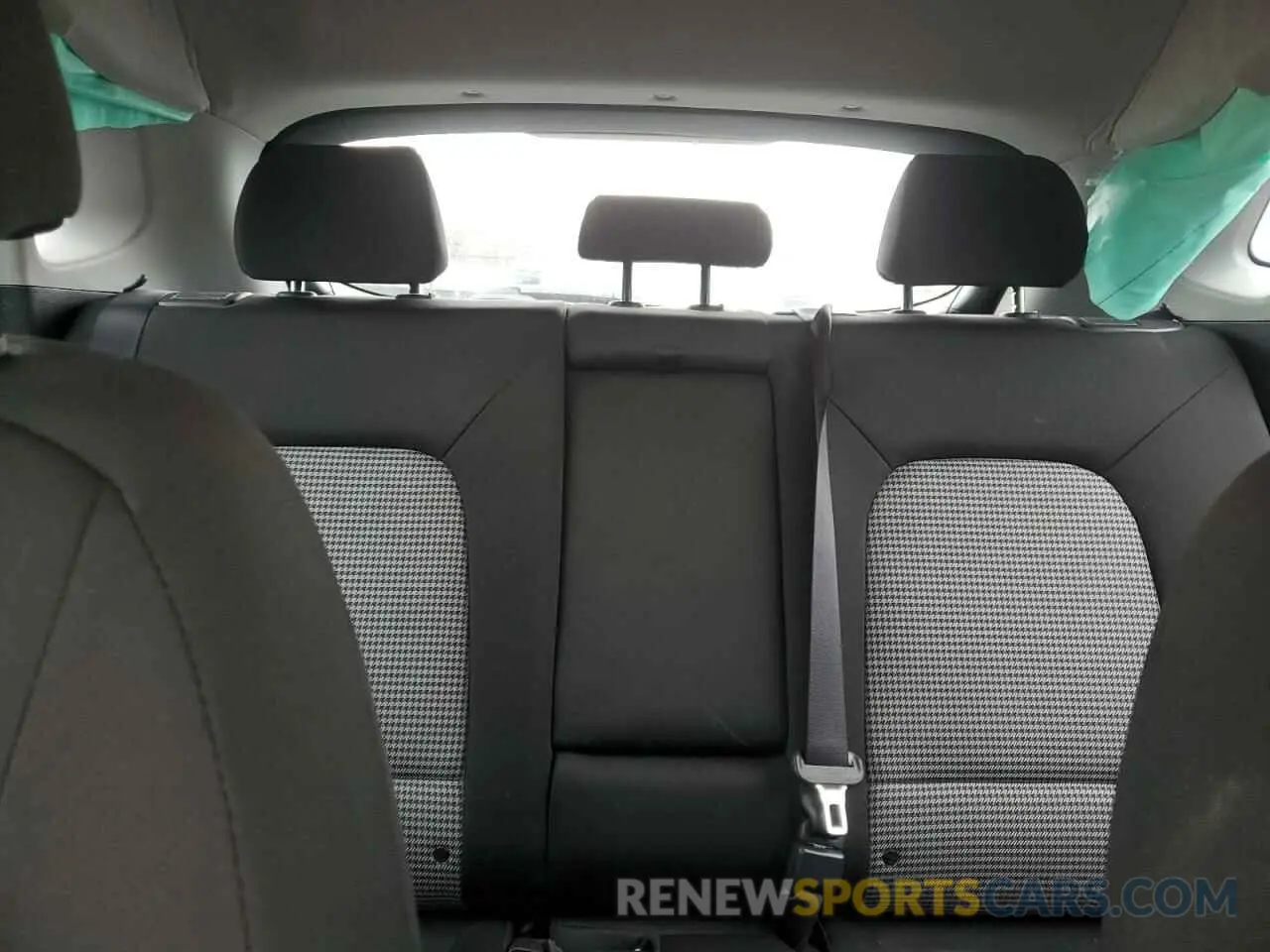 10 Photograph of a damaged car KM8K1CAA1LU403895 HYUNDAI KONA 2020