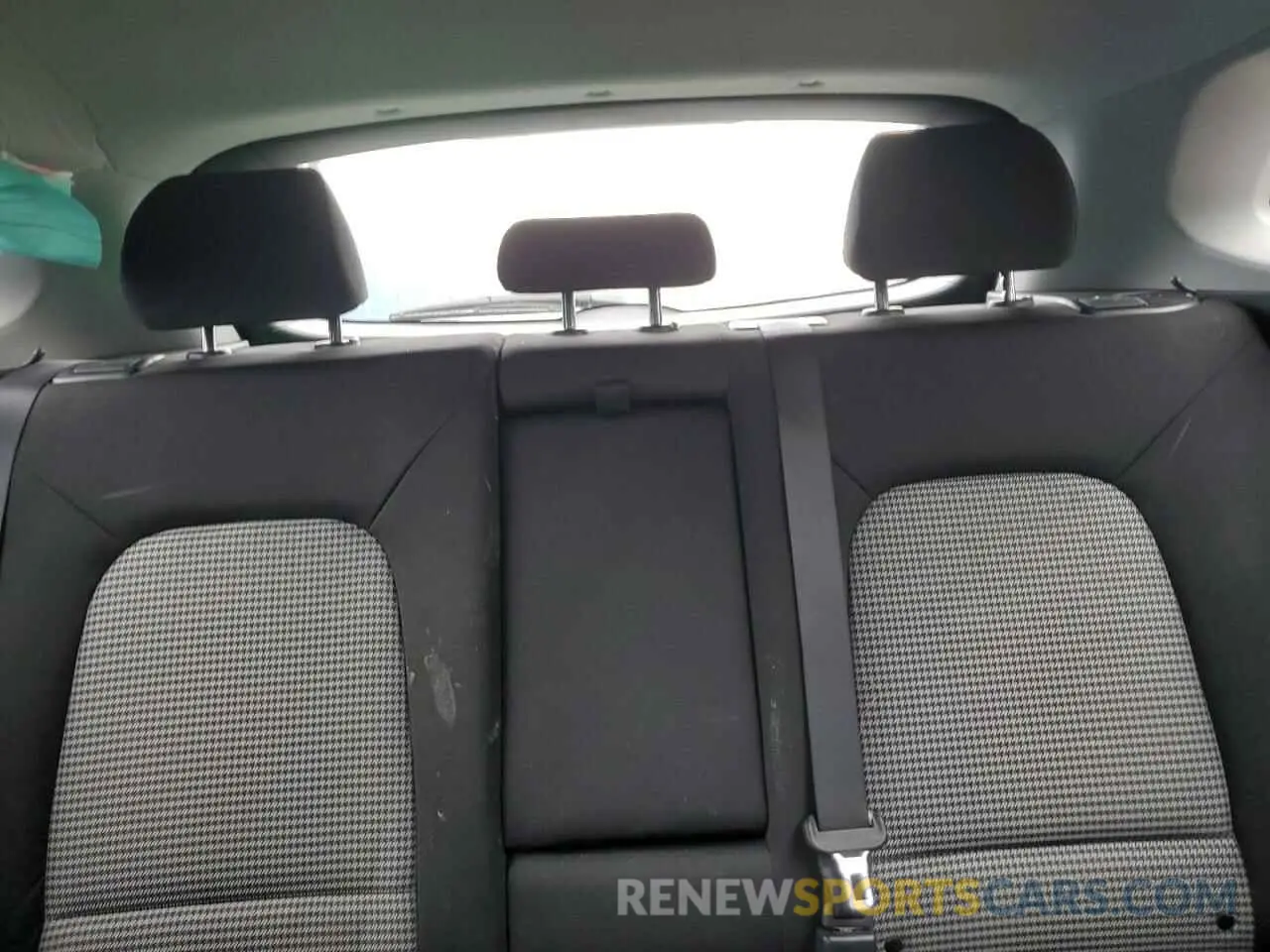 10 Photograph of a damaged car KM8K1CAA1LU404318 HYUNDAI KONA 2020