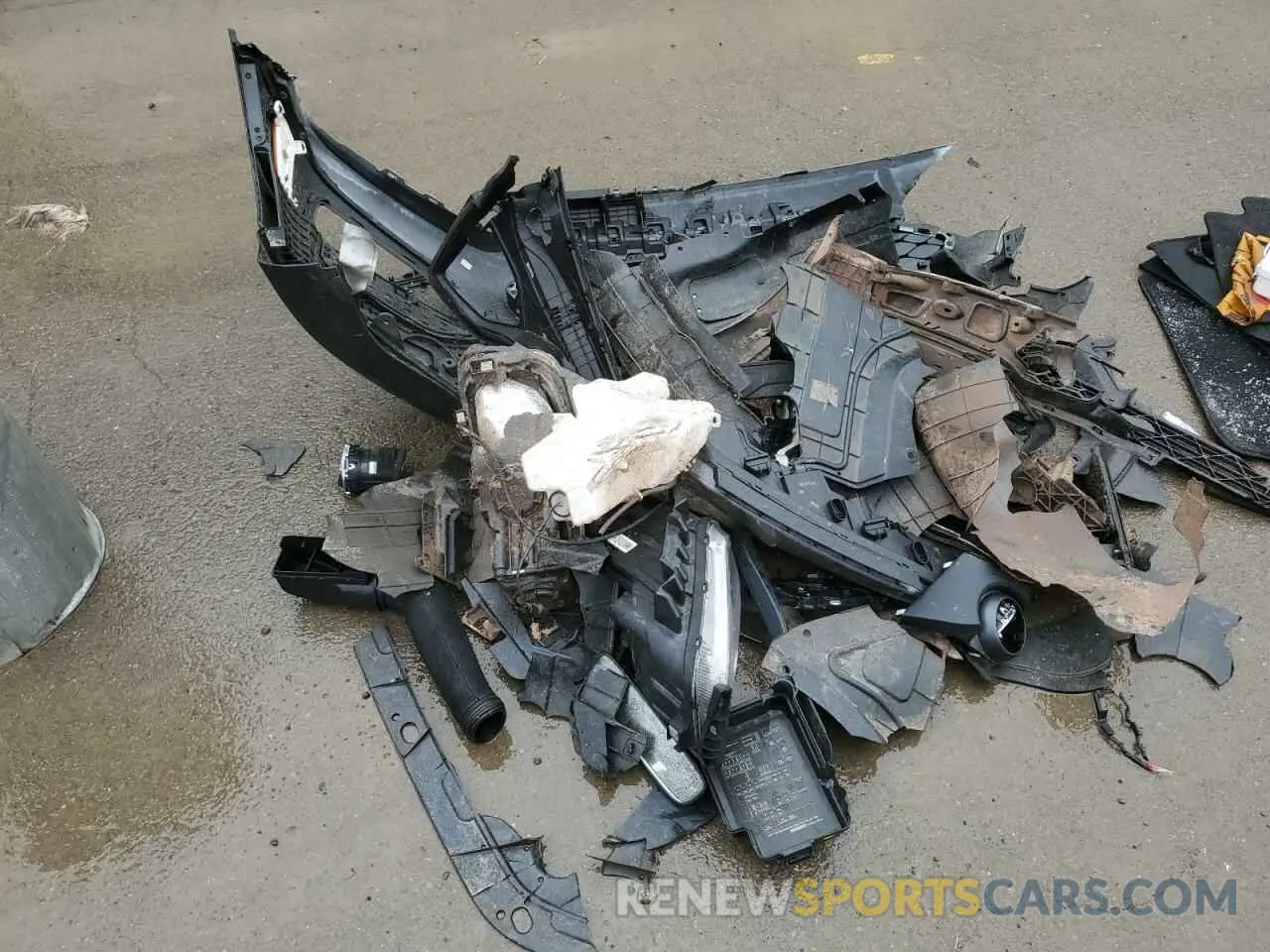 13 Photograph of a damaged car KM8K1CAA1LU404318 HYUNDAI KONA 2020