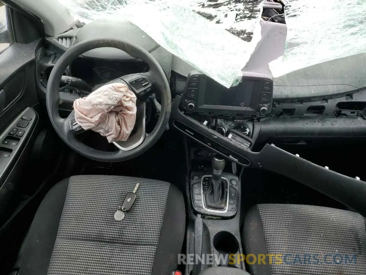 8 Photograph of a damaged car KM8K1CAA1LU404318 HYUNDAI KONA 2020