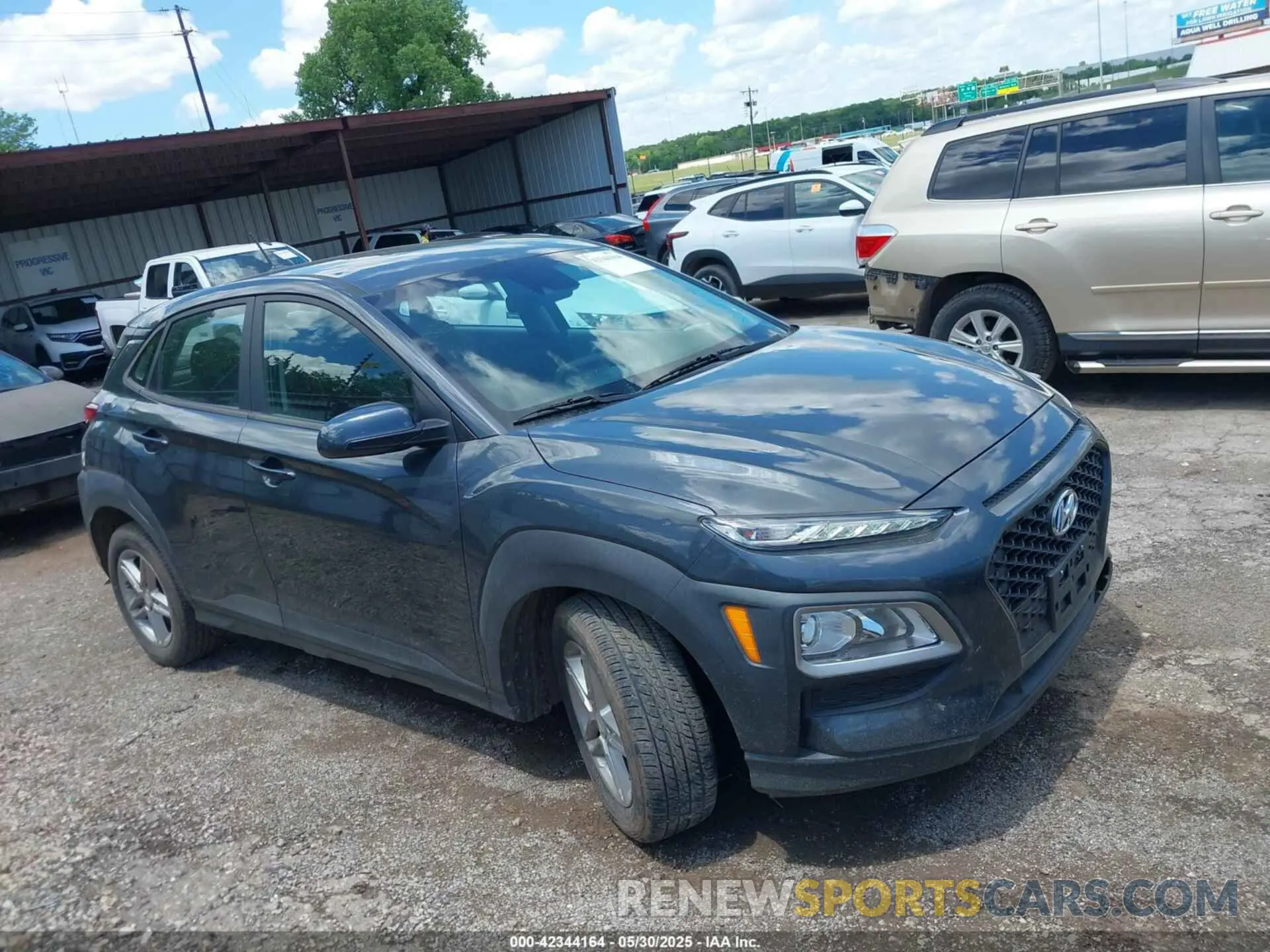 13 Photograph of a damaged car KM8K1CAA2LU415067 HYUNDAI KONA 2020