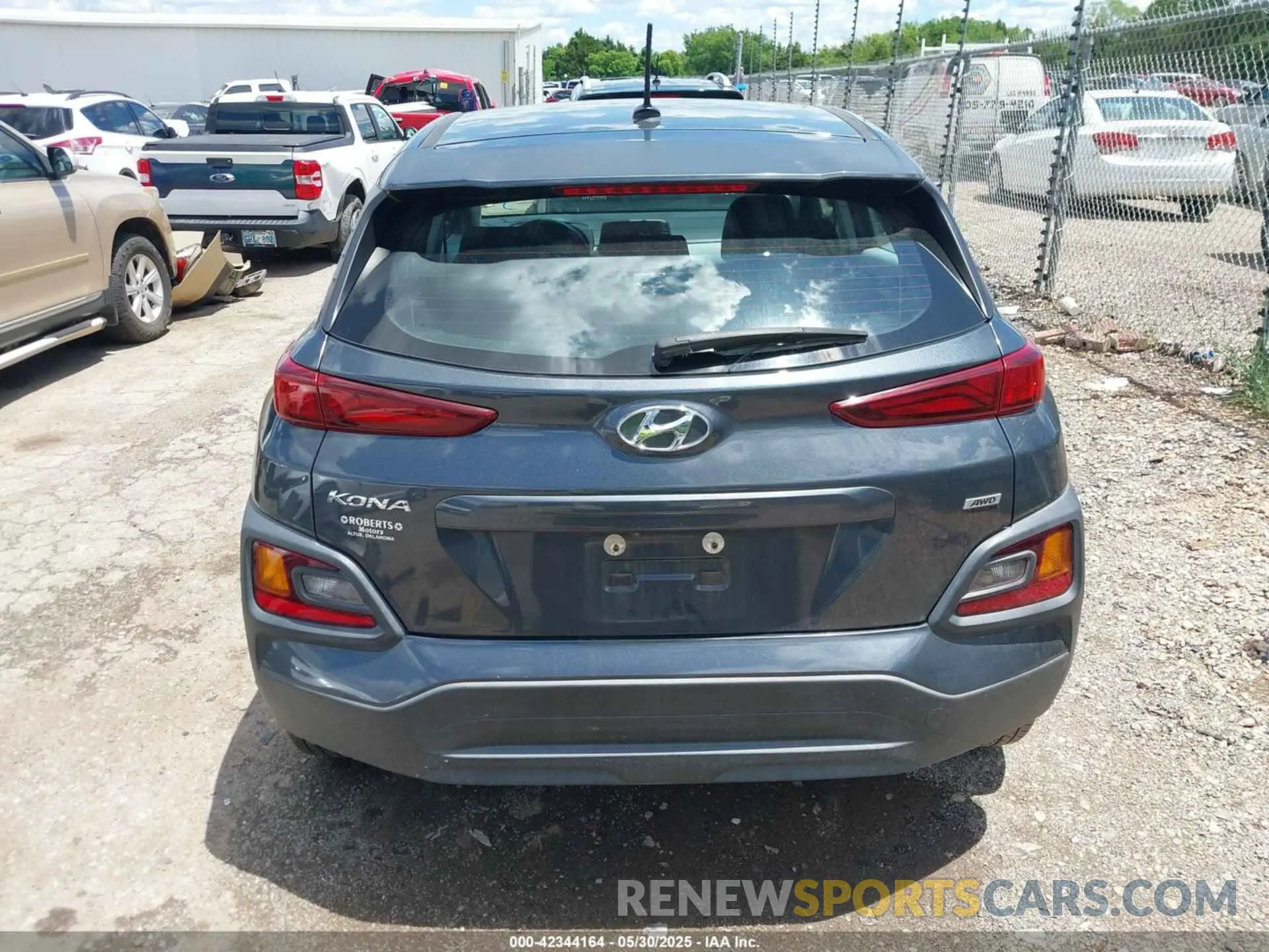 16 Photograph of a damaged car KM8K1CAA2LU415067 HYUNDAI KONA 2020