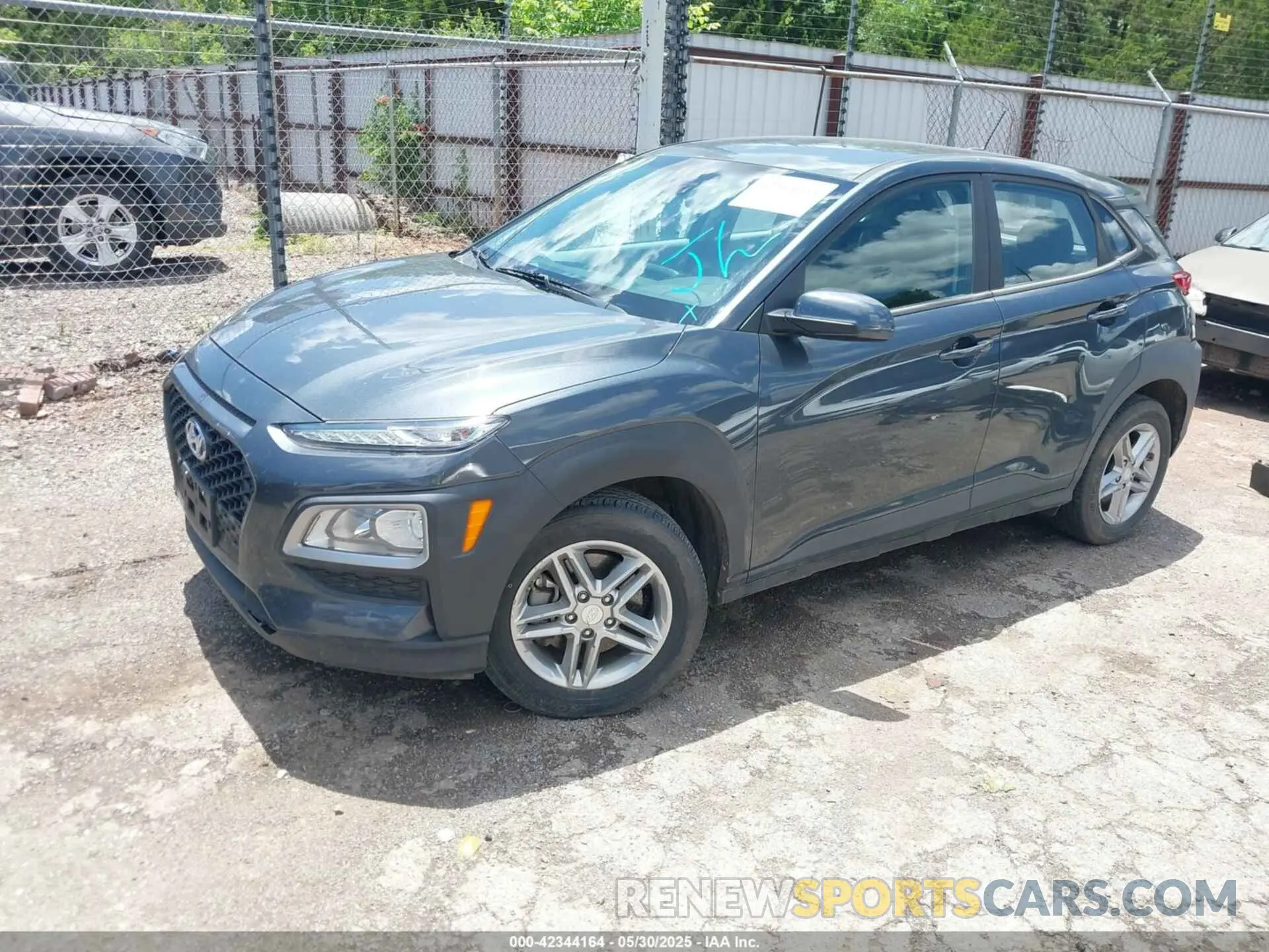 2 Photograph of a damaged car KM8K1CAA2LU415067 HYUNDAI KONA 2020