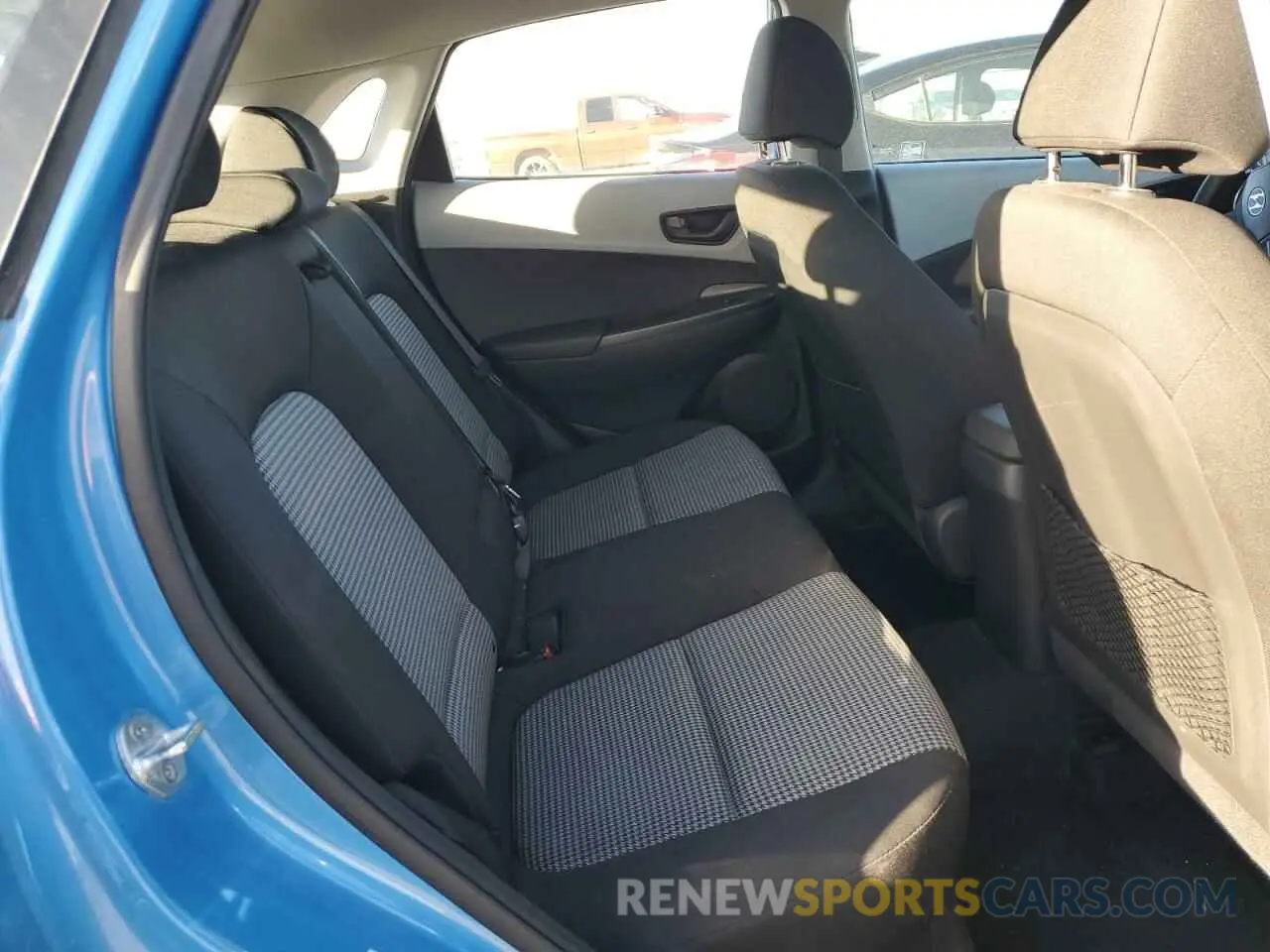 10 Photograph of a damaged car KM8K1CAA2LU480257 HYUNDAI KONA 2020