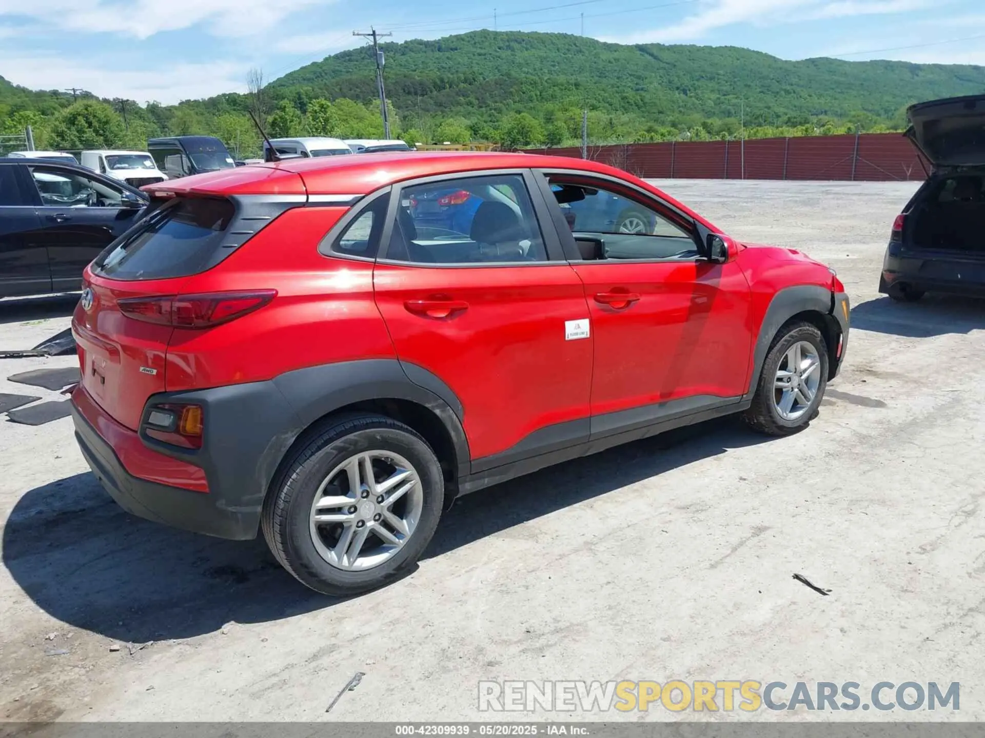 4 Photograph of a damaged car KM8K1CAA6LU486059 HYUNDAI KONA 2020