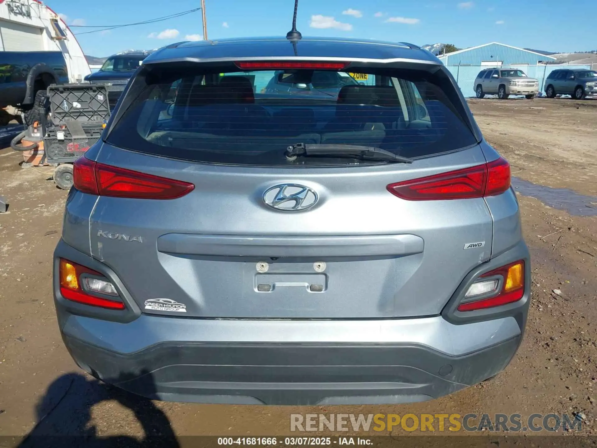 17 Photograph of a damaged car KM8K1CAA6LU585402 HYUNDAI KONA 2020