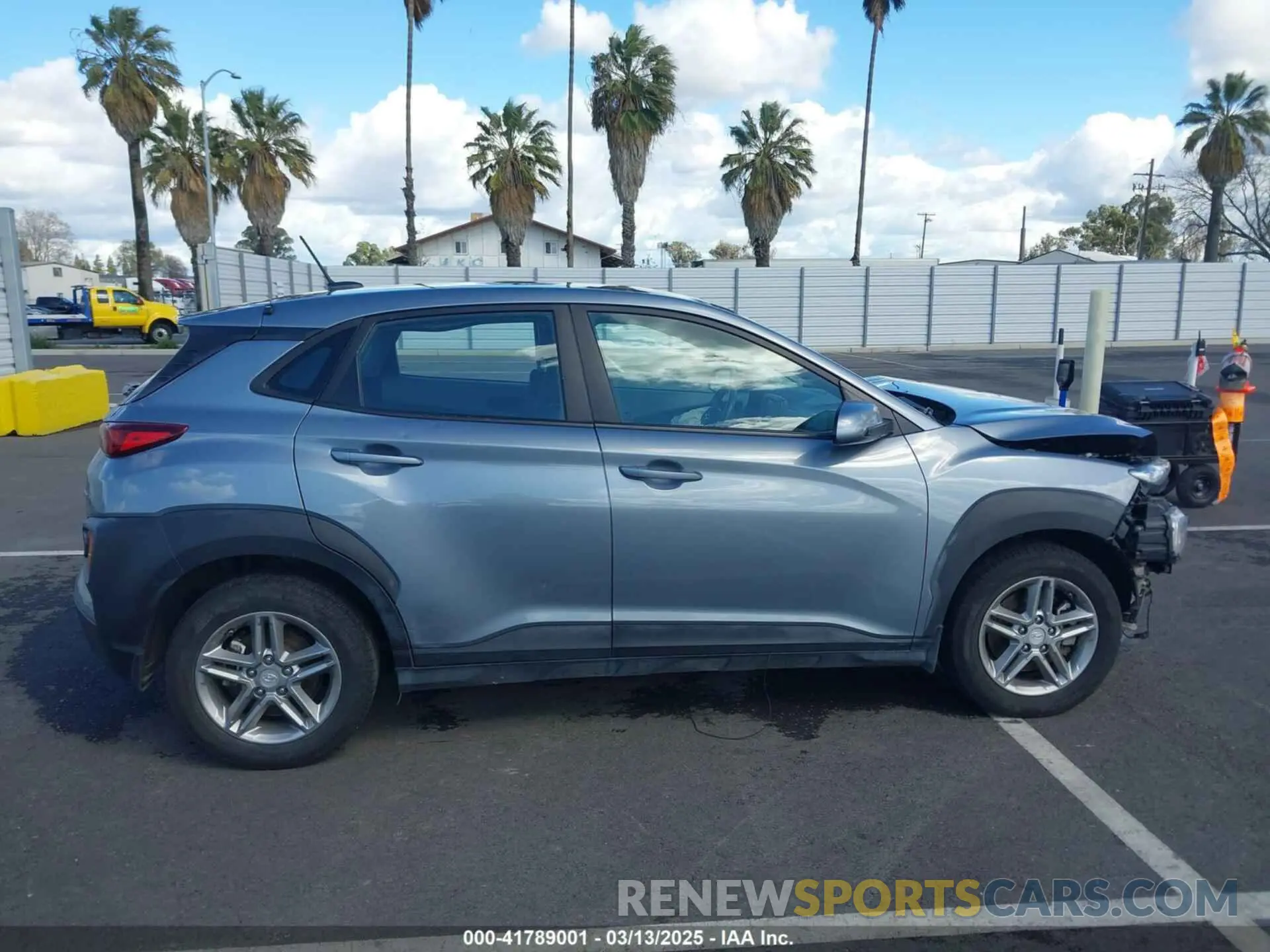 14 Photograph of a damaged car KM8K1CAA7LU591838 HYUNDAI KONA 2020