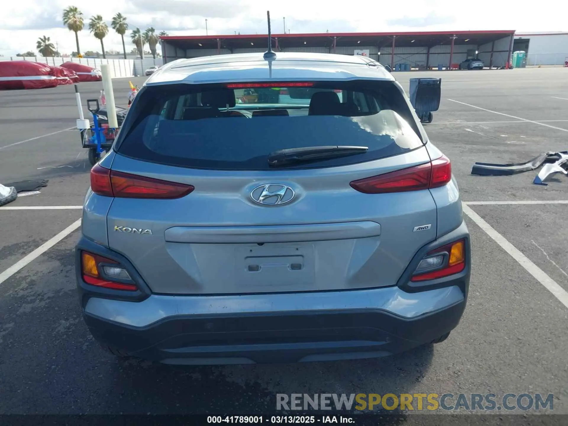 17 Photograph of a damaged car KM8K1CAA7LU591838 HYUNDAI KONA 2020