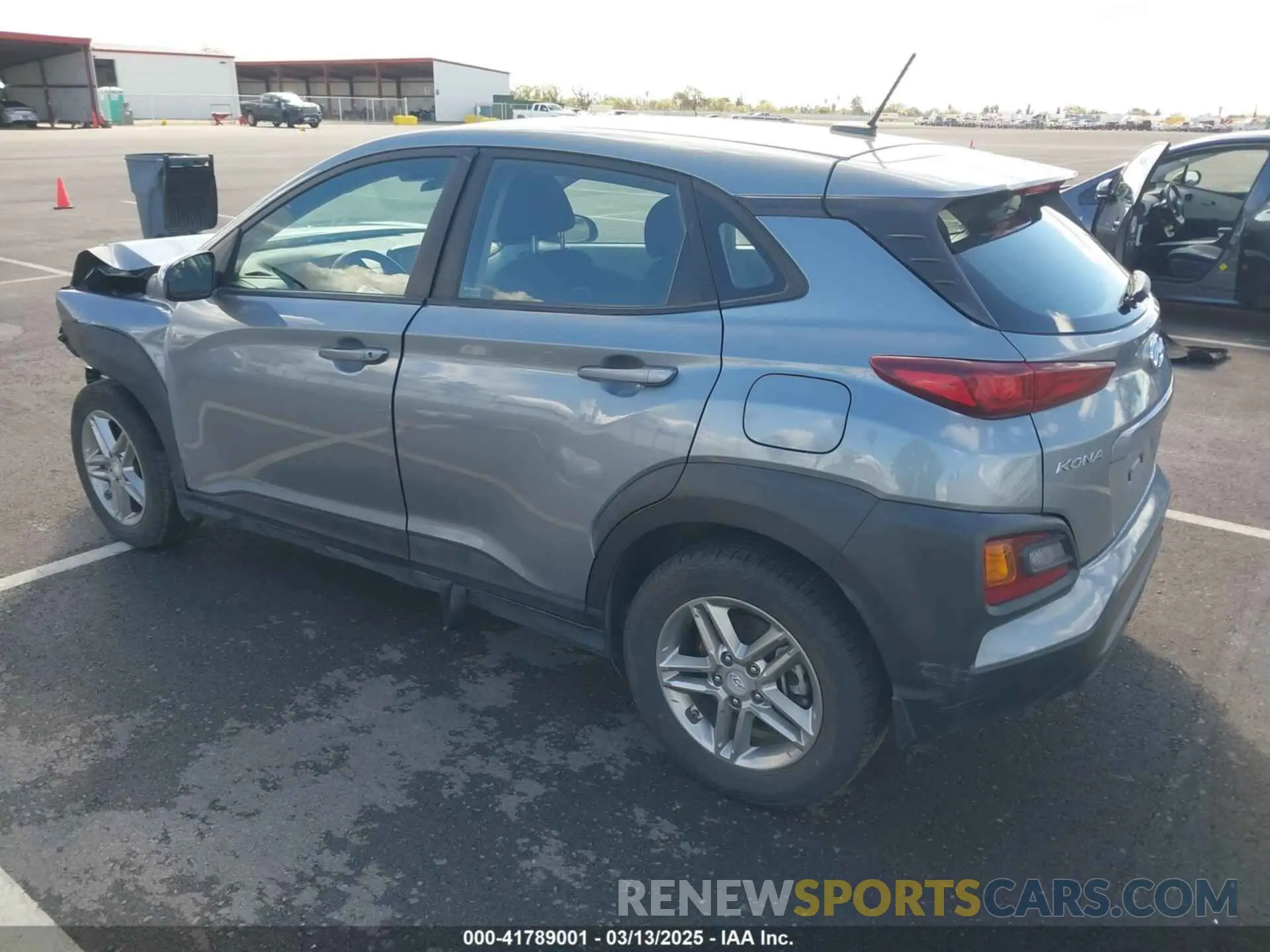 3 Photograph of a damaged car KM8K1CAA7LU591838 HYUNDAI KONA 2020