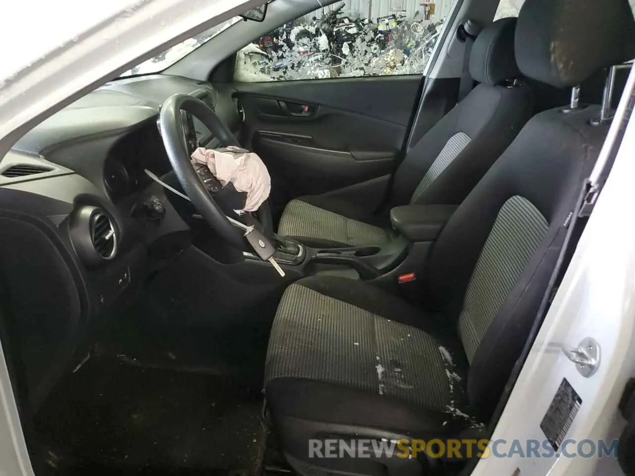 7 Photograph of a damaged car KM8K1CAA8LU399263 HYUNDAI KONA 2020