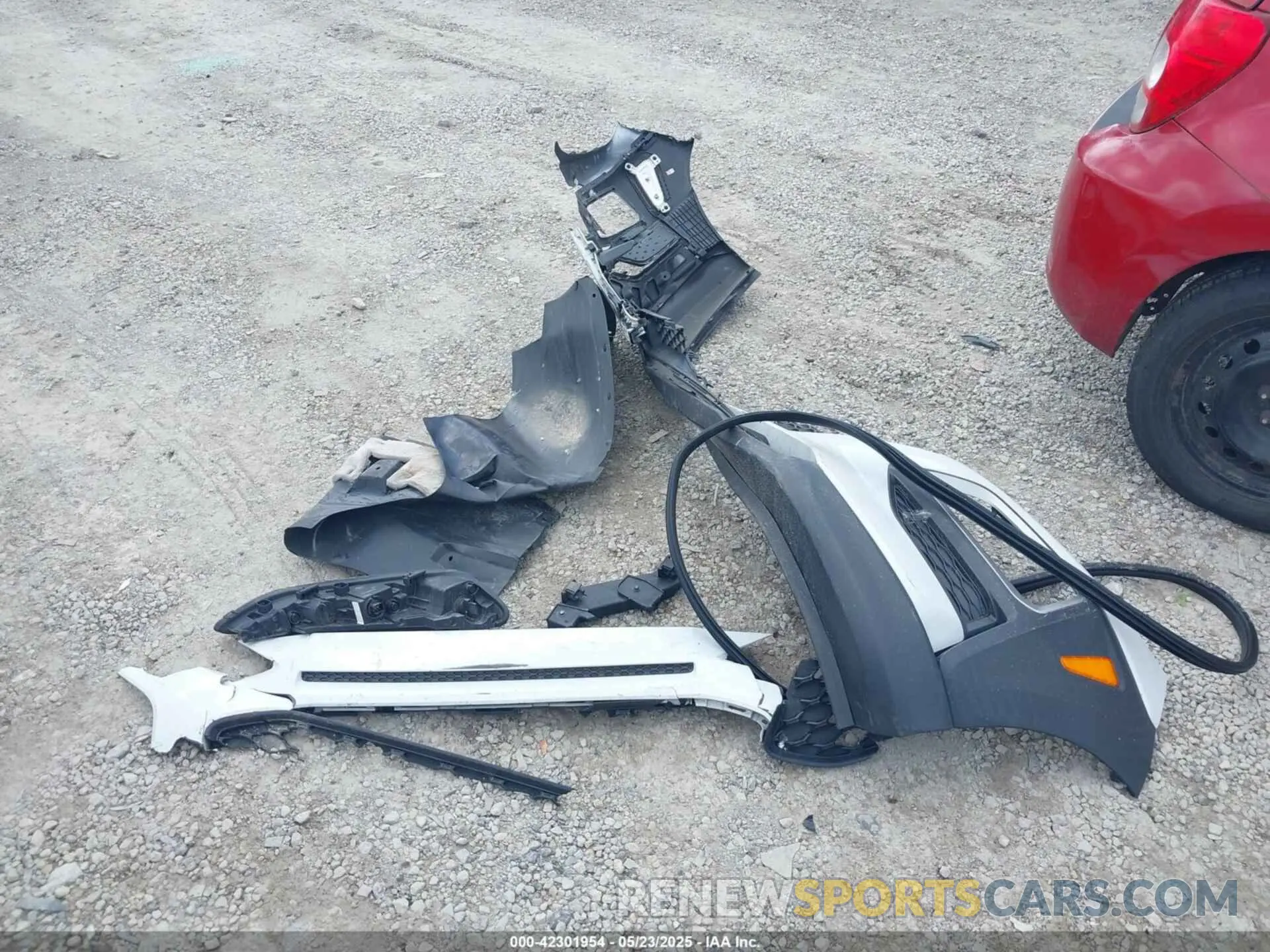 12 Photograph of a damaged car KM8K1CAA8LU443892 HYUNDAI KONA 2020