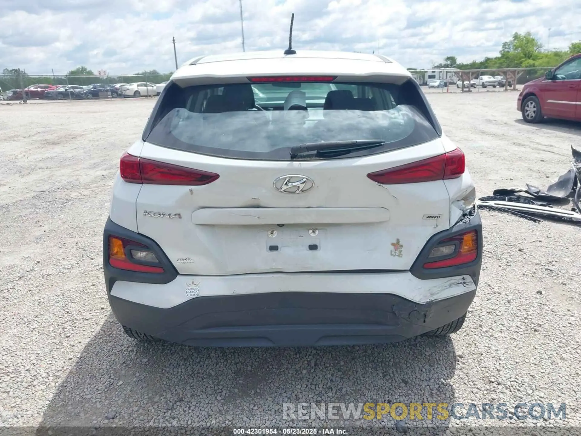 17 Photograph of a damaged car KM8K1CAA8LU443892 HYUNDAI KONA 2020