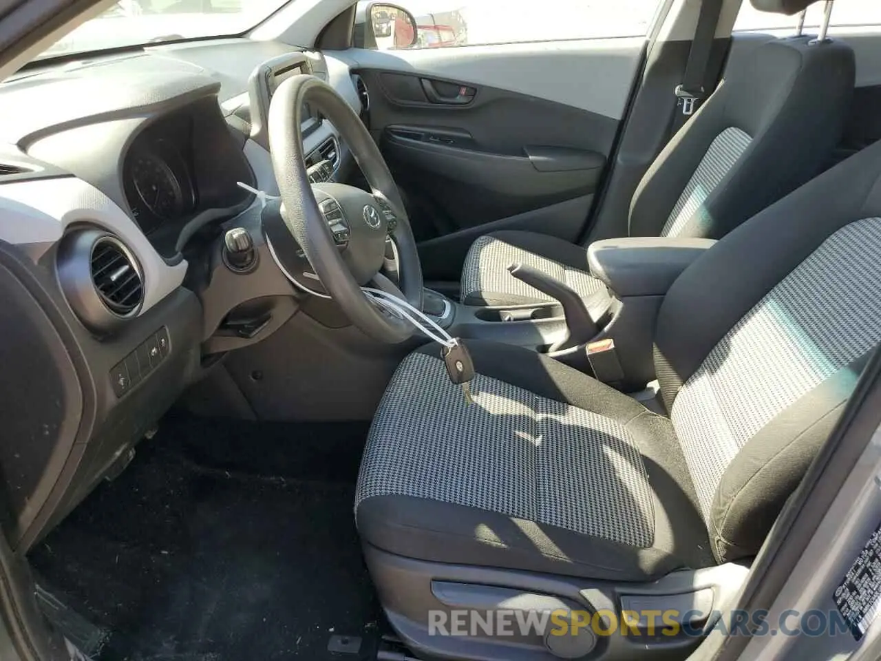 7 Photograph of a damaged car KM8K1CAA8LU466816 HYUNDAI KONA 2020