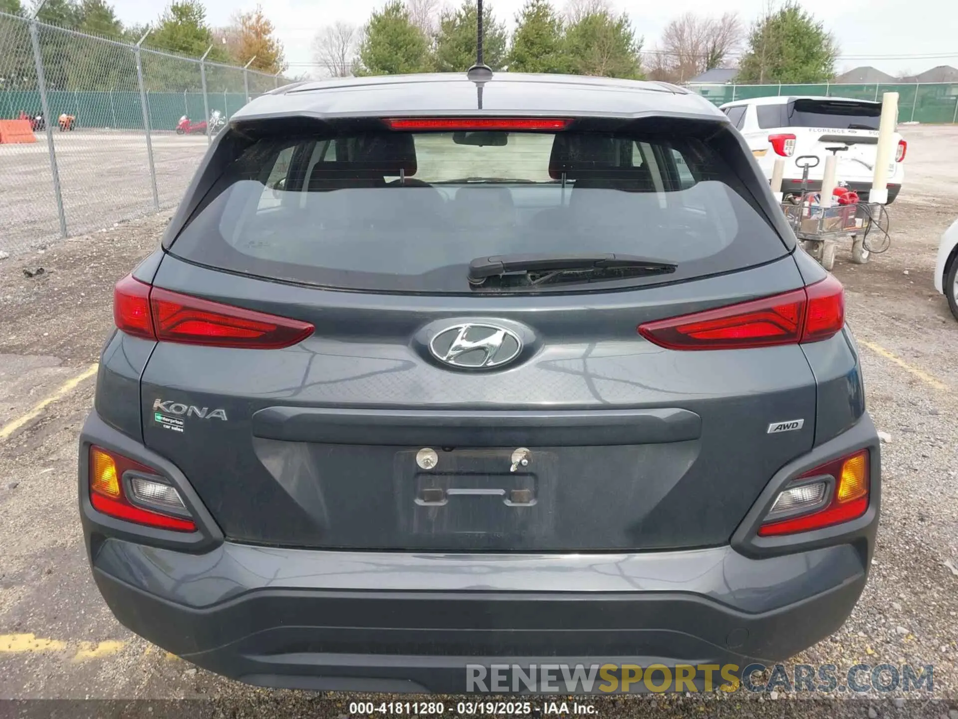 17 Photograph of a damaged car KM8K1CAA8LU506649 HYUNDAI KONA 2020