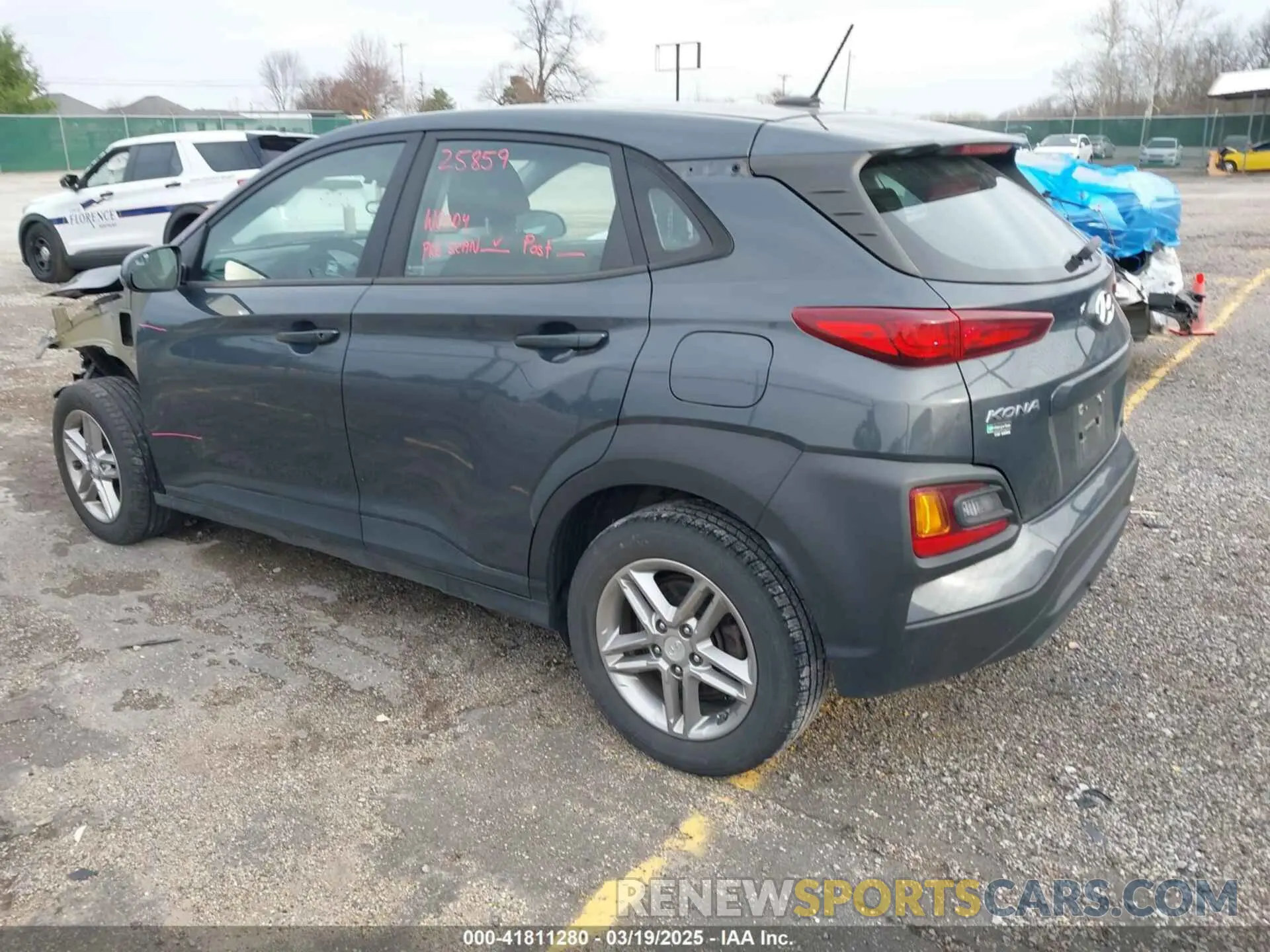 3 Photograph of a damaged car KM8K1CAA8LU506649 HYUNDAI KONA 2020