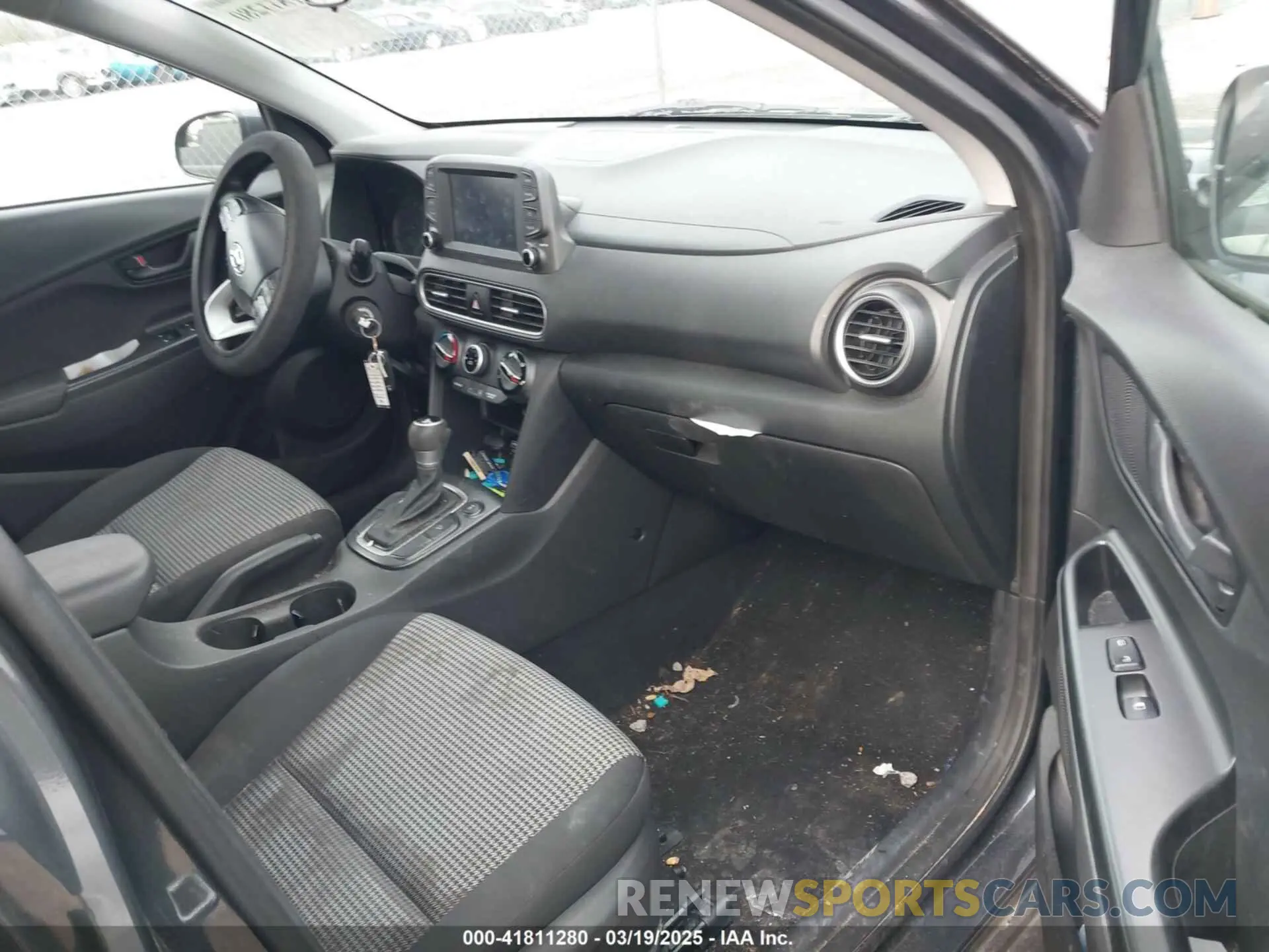 5 Photograph of a damaged car KM8K1CAA8LU506649 HYUNDAI KONA 2020