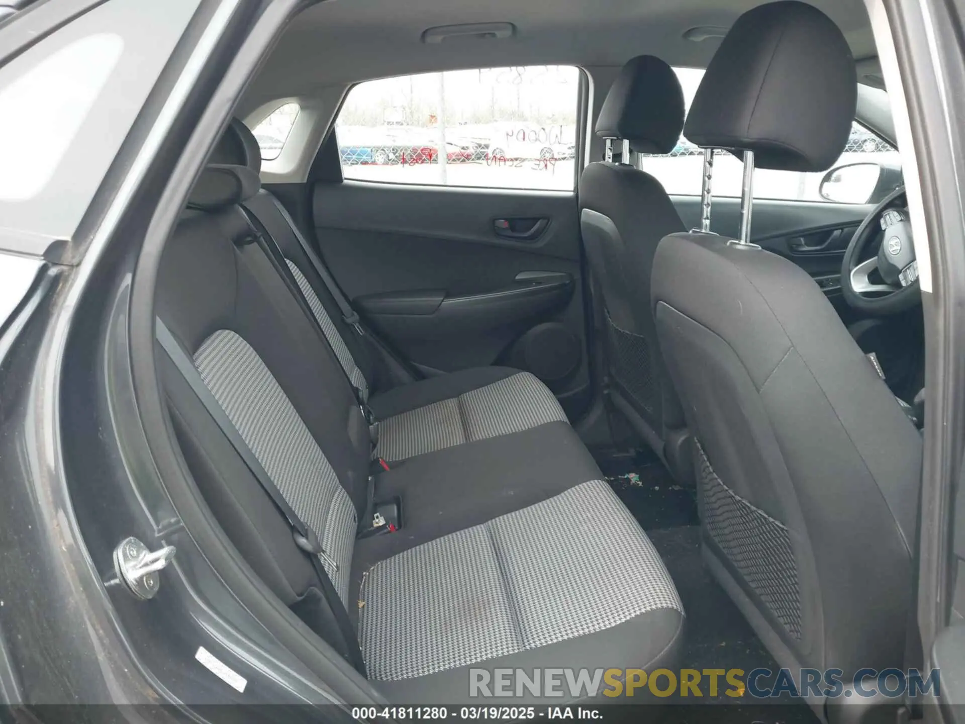 8 Photograph of a damaged car KM8K1CAA8LU506649 HYUNDAI KONA 2020