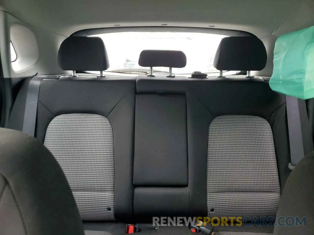 10 Photograph of a damaged car KM8K1CAAXLU402616 HYUNDAI KONA 2020