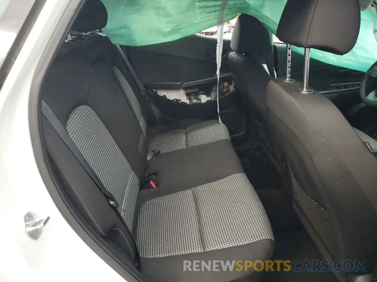 11 Photograph of a damaged car KM8K1CAAXLU402616 HYUNDAI KONA 2020