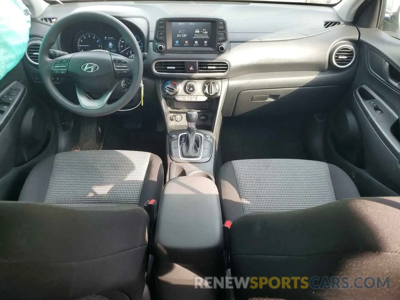 8 Photograph of a damaged car KM8K1CAAXLU402616 HYUNDAI KONA 2020