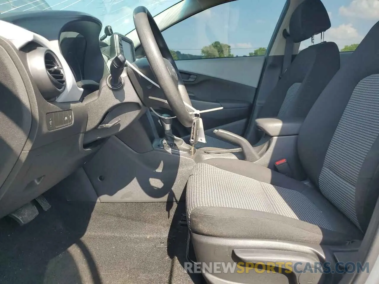 7 Photograph of a damaged car KM8K1CAAXLU487960 HYUNDAI KONA 2020
