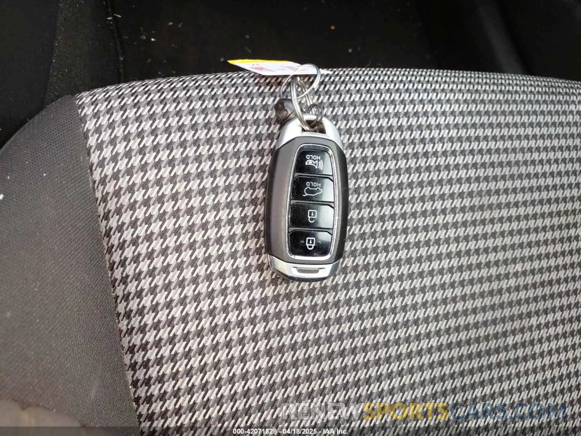 11 Photograph of a damaged car KM8K22AA0LU450469 HYUNDAI KONA 2020