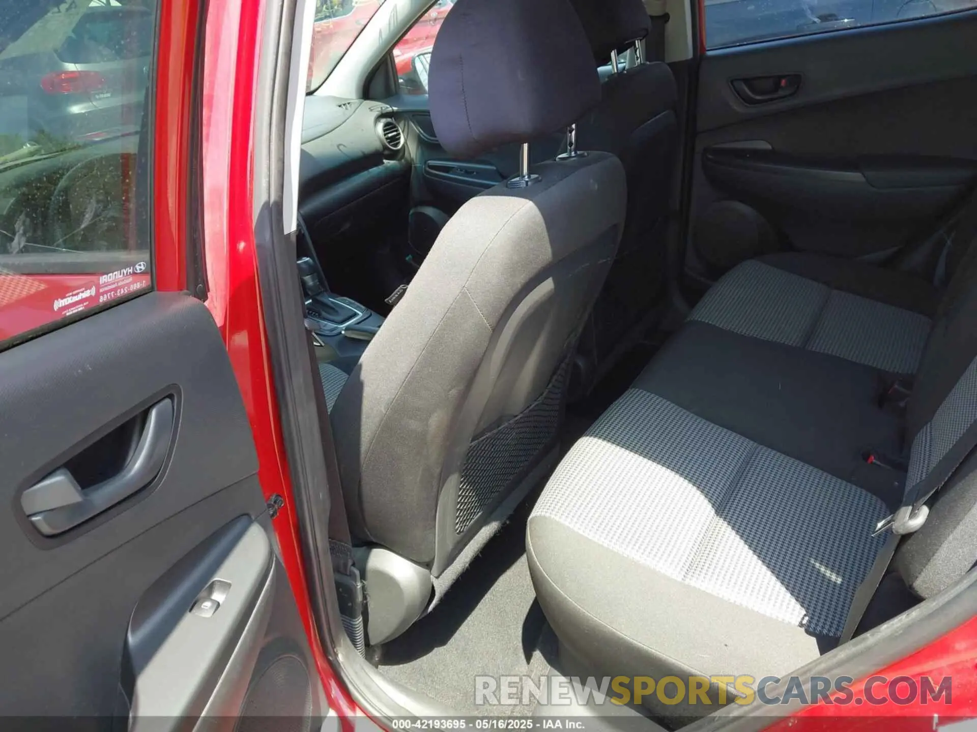 8 Photograph of a damaged car KM8K22AA1LU474084 HYUNDAI KONA 2020