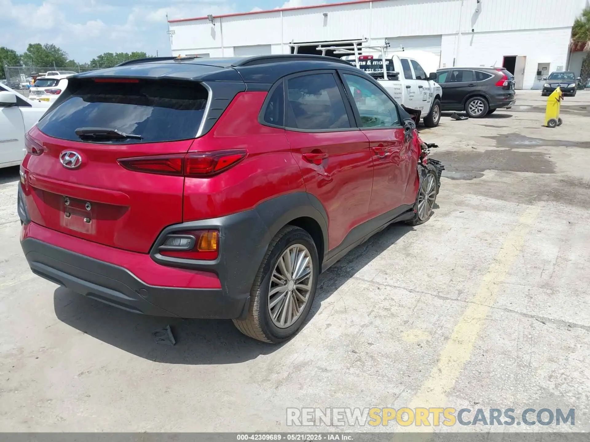 4 Photograph of a damaged car KM8K22AA2LU439411 HYUNDAI KONA 2020