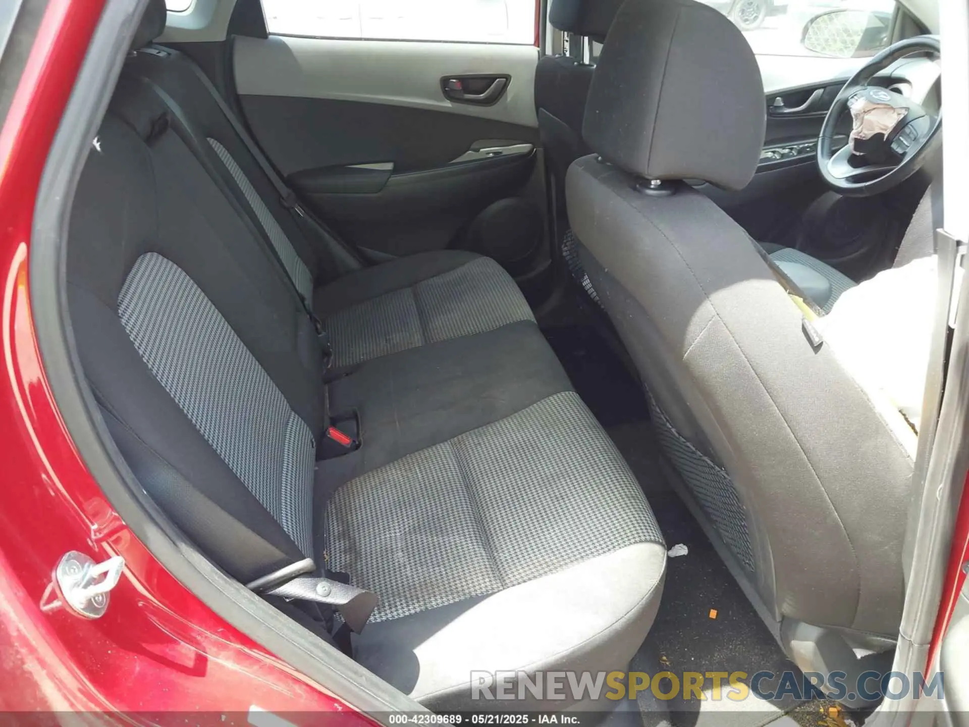 8 Photograph of a damaged car KM8K22AA2LU439411 HYUNDAI KONA 2020