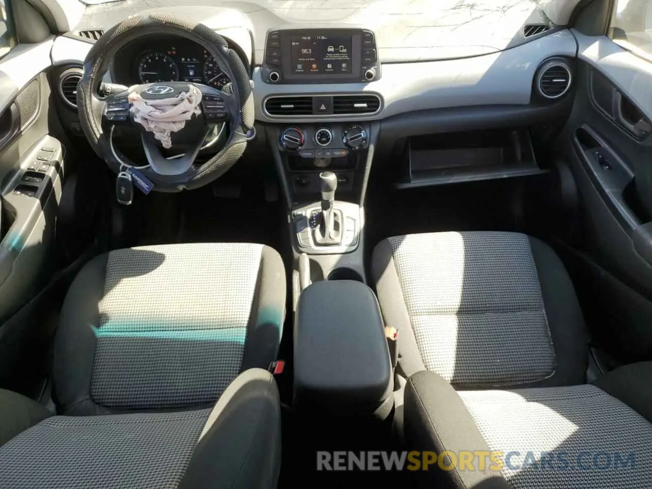 8 Photograph of a damaged car KM8K22AA2LU554316 HYUNDAI KONA 2020
