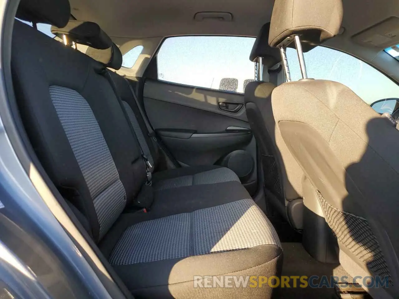 11 Photograph of a damaged car KM8K22AA3LU475852 HYUNDAI KONA 2020