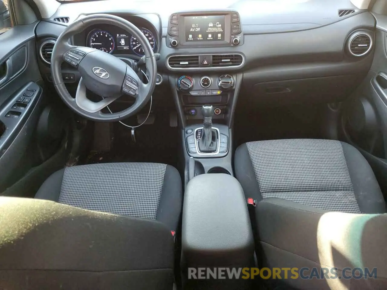 8 Photograph of a damaged car KM8K22AA3LU475852 HYUNDAI KONA 2020