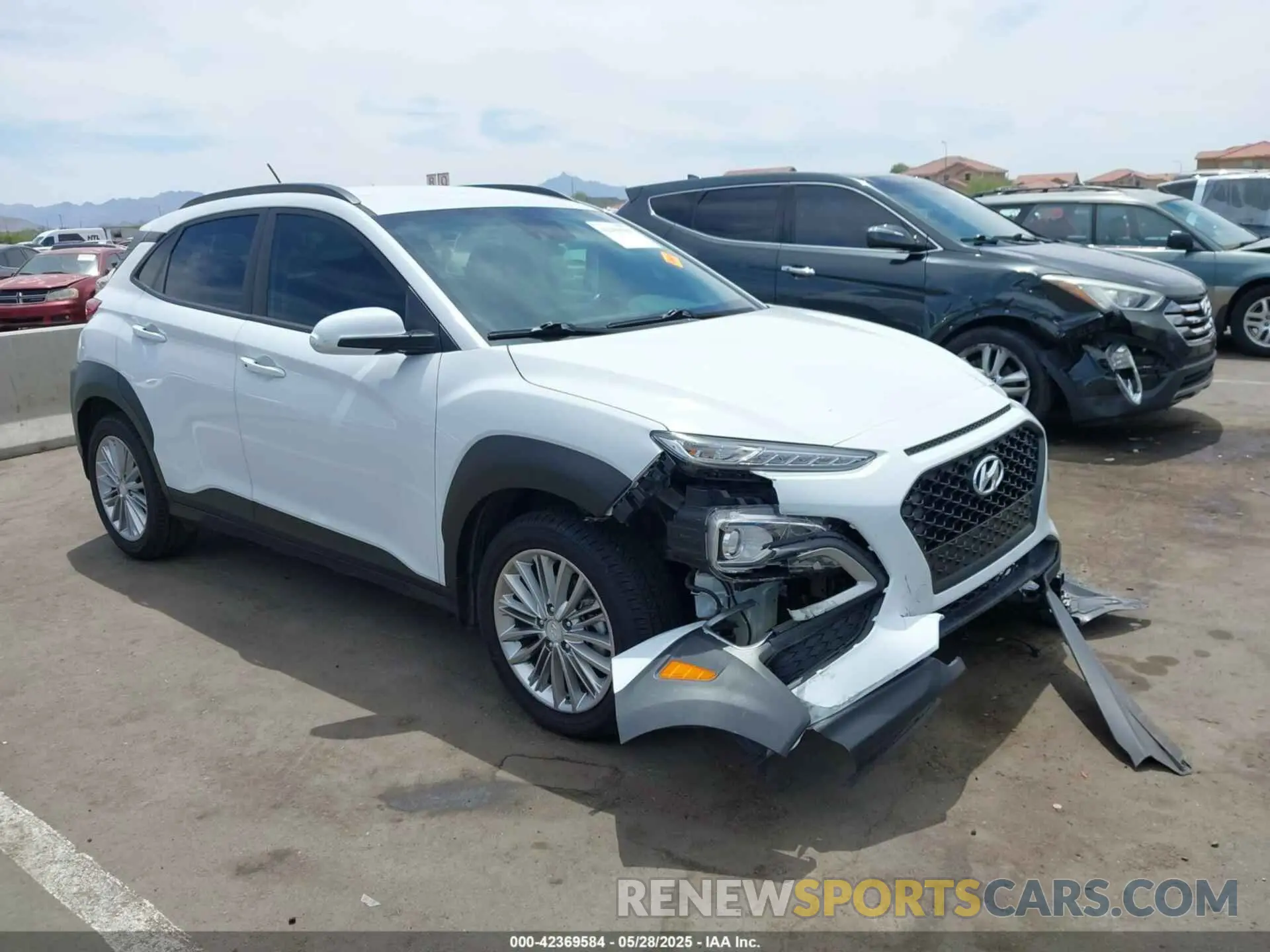 1 Photograph of a damaged car KM8K22AA3LU552610 HYUNDAI KONA 2020