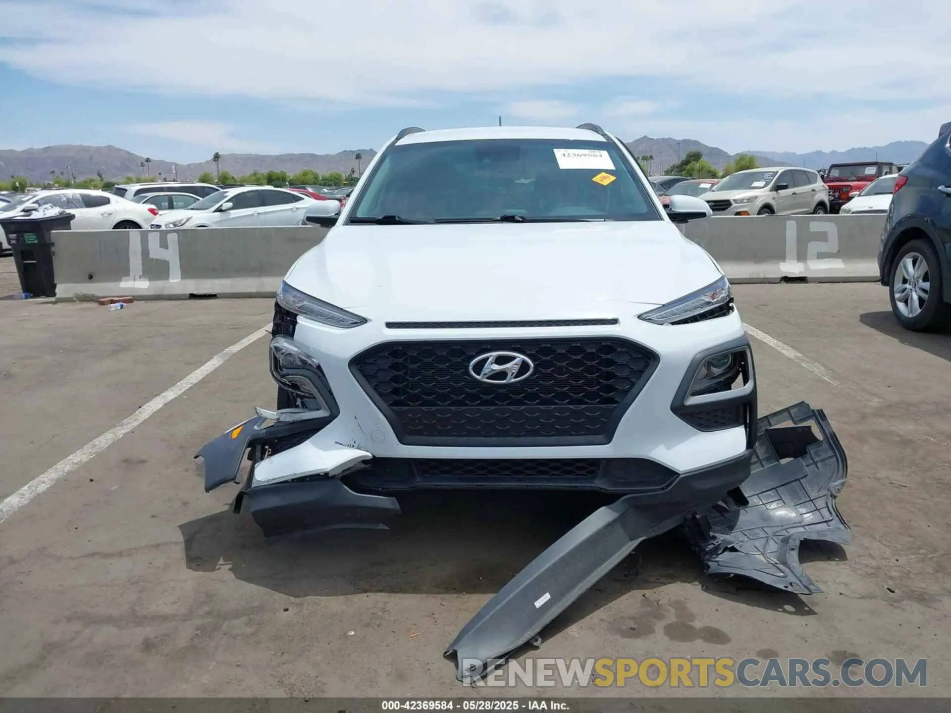 12 Photograph of a damaged car KM8K22AA3LU552610 HYUNDAI KONA 2020