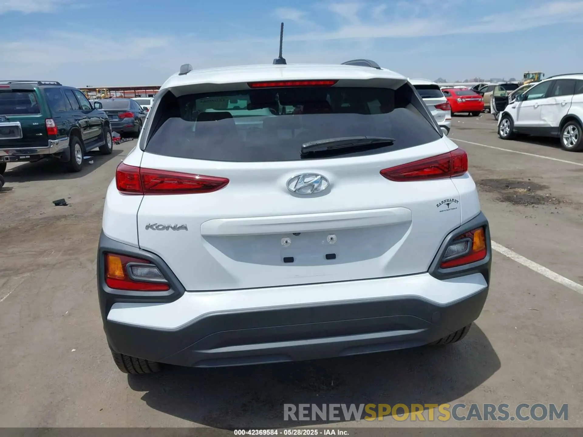 16 Photograph of a damaged car KM8K22AA3LU552610 HYUNDAI KONA 2020