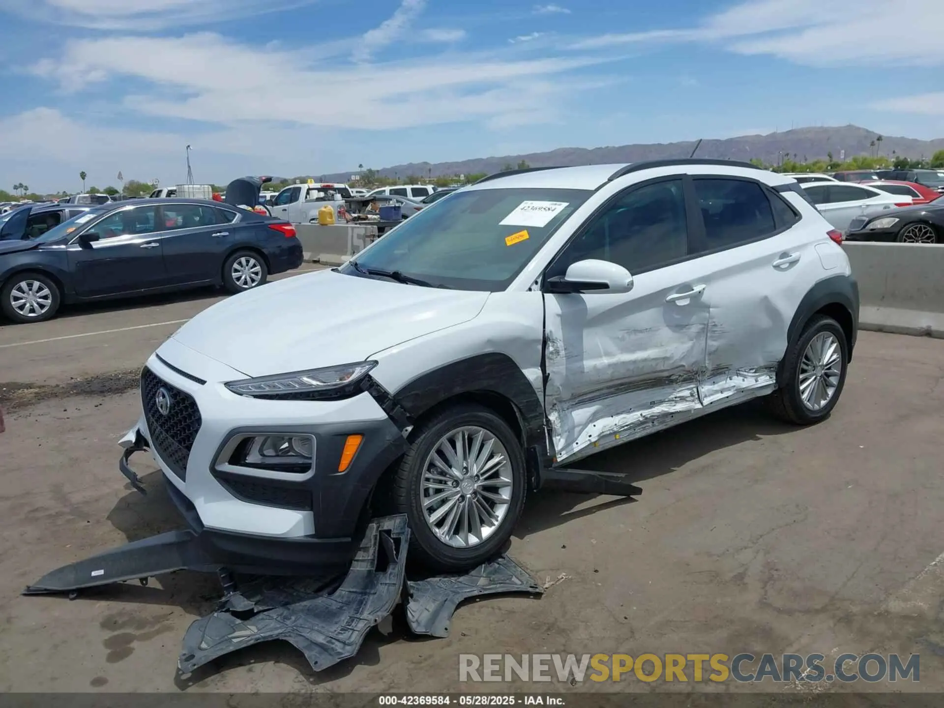 2 Photograph of a damaged car KM8K22AA3LU552610 HYUNDAI KONA 2020