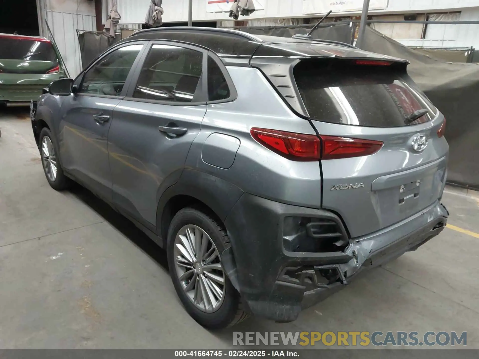 3 Photograph of a damaged car KM8K22AA5LU440441 HYUNDAI KONA 2020