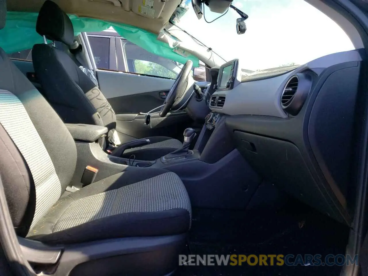 7 Photograph of a damaged car KM8K22AA5LU460124 HYUNDAI KONA 2020
