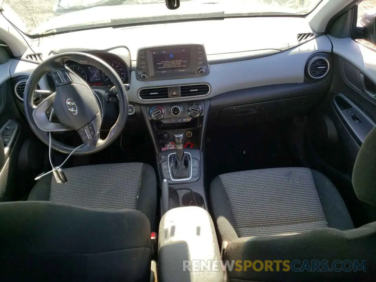 8 Photograph of a damaged car KM8K22AA5LU460124 HYUNDAI KONA 2020