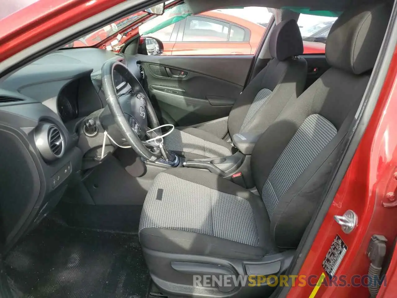 7 Photograph of a damaged car KM8K22AA5LU480681 HYUNDAI KONA 2020