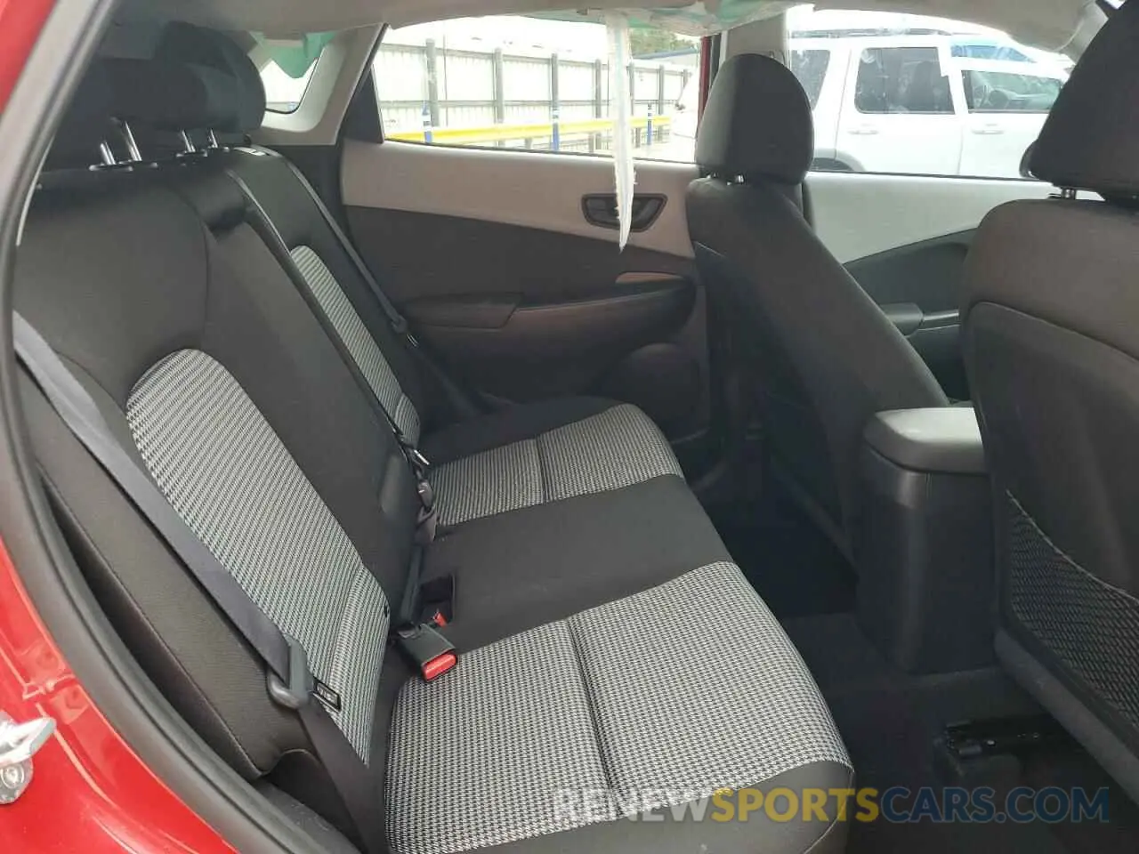 11 Photograph of a damaged car KM8K22AA6LU408775 HYUNDAI KONA 2020