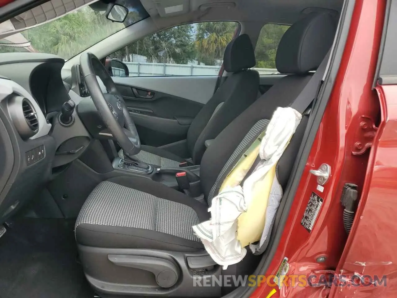 7 Photograph of a damaged car KM8K22AA6LU408775 HYUNDAI KONA 2020