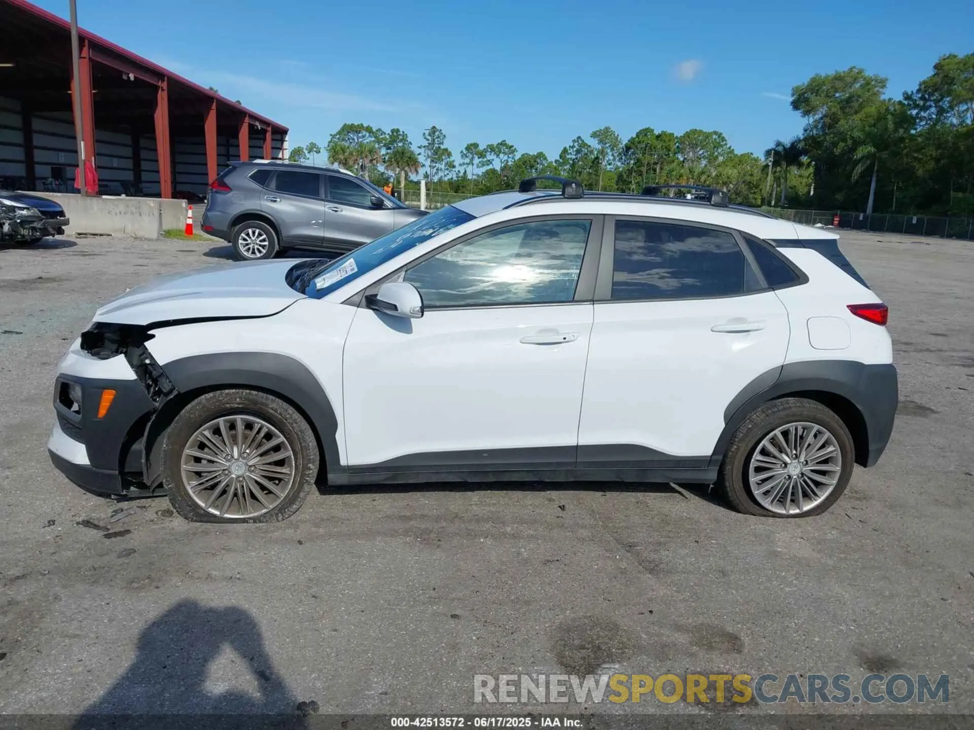 14 Photograph of a damaged car KM8K22AA6LU509086 HYUNDAI KONA 2020