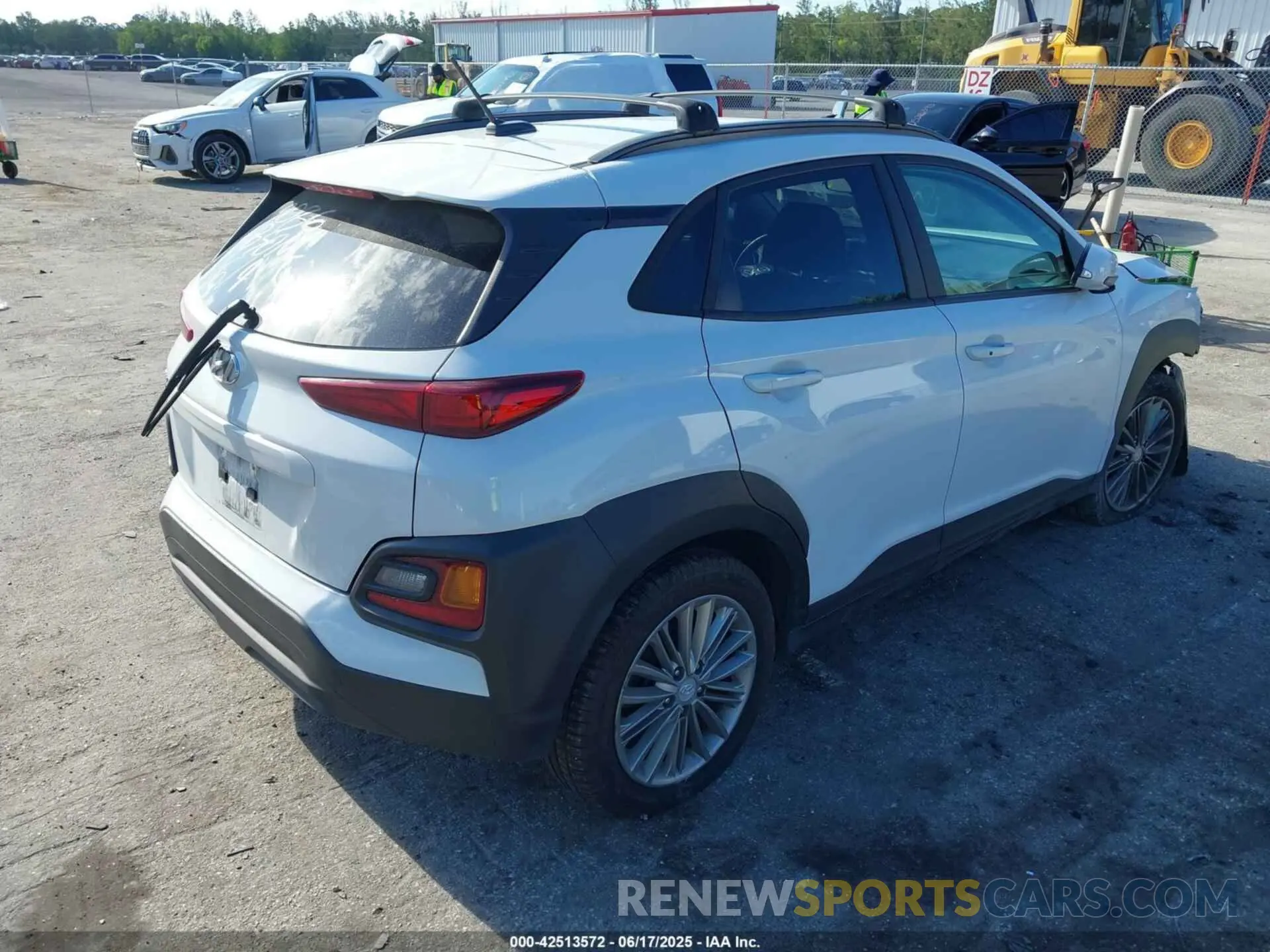 4 Photograph of a damaged car KM8K22AA6LU509086 HYUNDAI KONA 2020