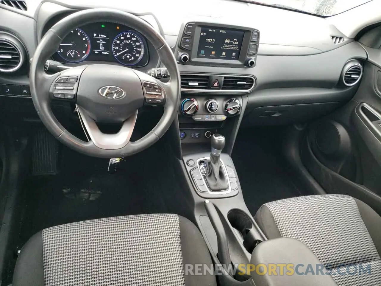 8 Photograph of a damaged car KM8K22AA6LU517950 HYUNDAI KONA 2020