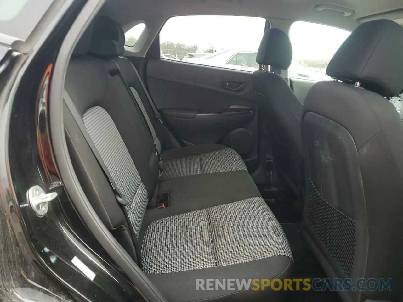 11 Photograph of a damaged car KM8K22AA6LU552195 HYUNDAI KONA 2020