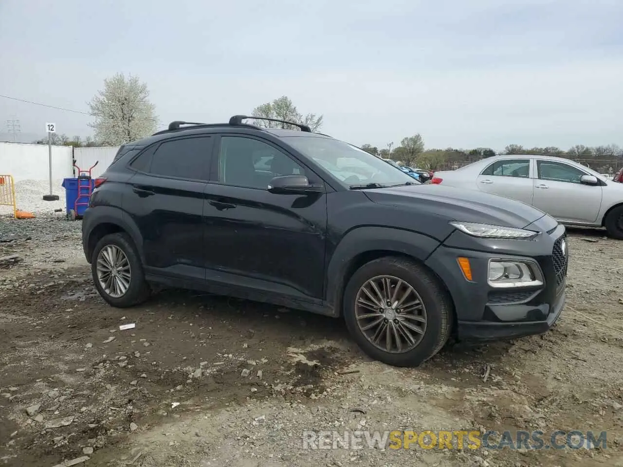 4 Photograph of a damaged car KM8K22AA6LU552195 HYUNDAI KONA 2020