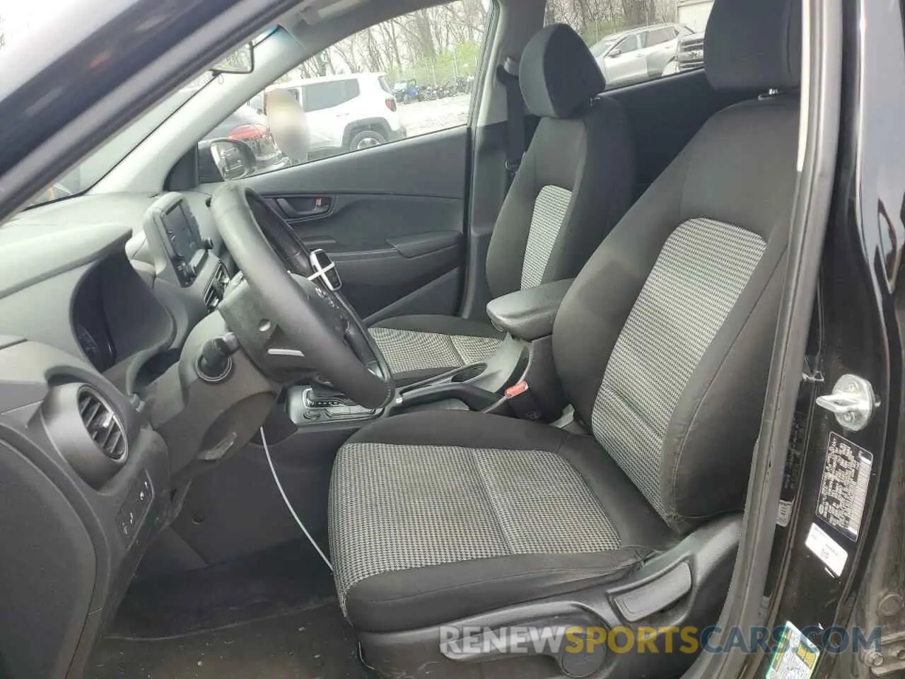 7 Photograph of a damaged car KM8K22AA6LU552195 HYUNDAI KONA 2020
