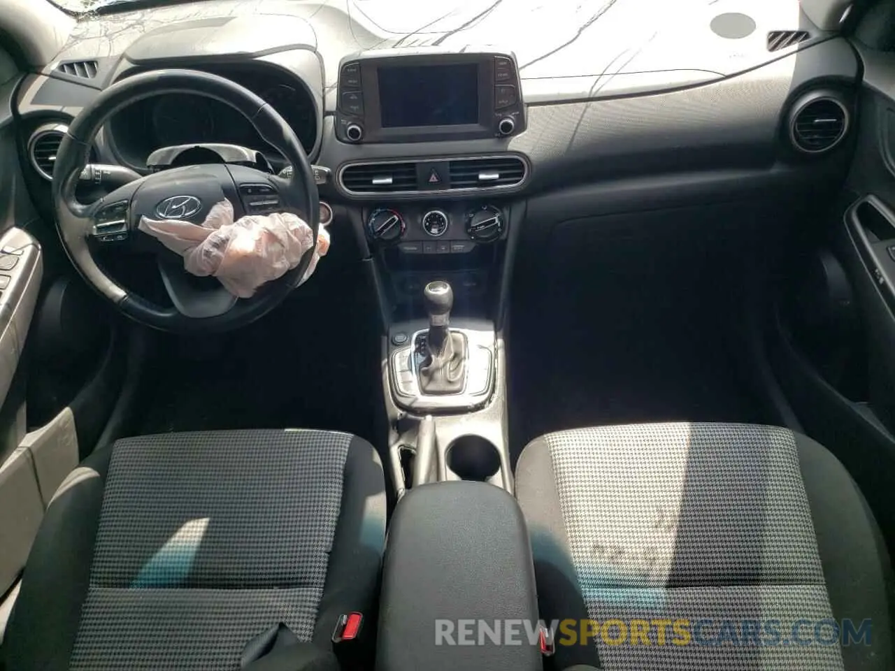8 Photograph of a damaged car KM8K22AA7LU470072 HYUNDAI KONA 2020