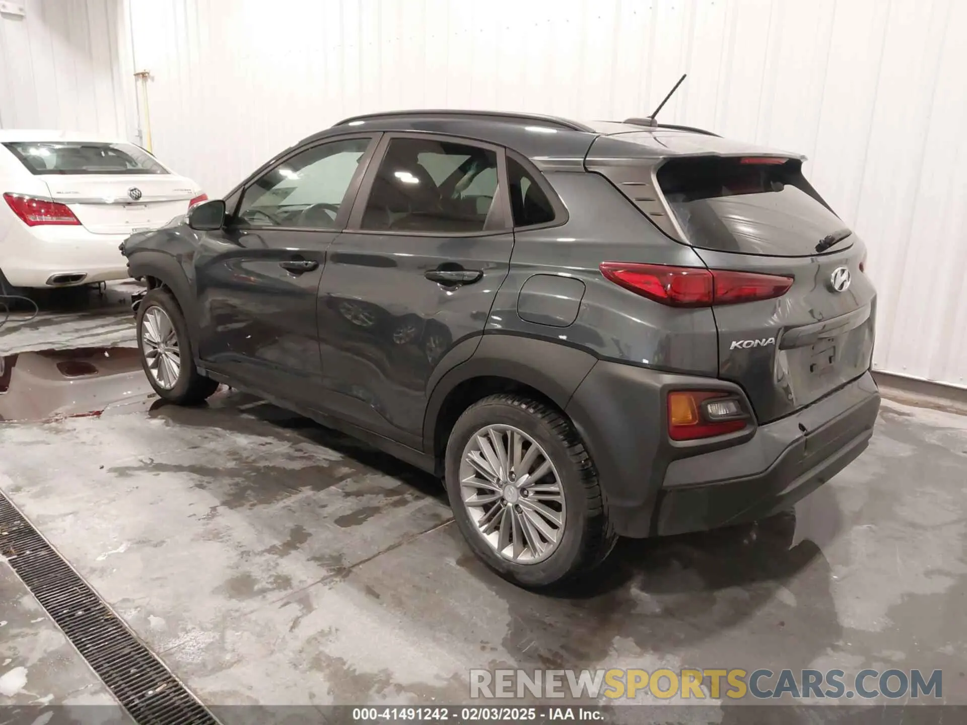 3 Photograph of a damaged car KM8K22AA7LU515074 HYUNDAI KONA 2020